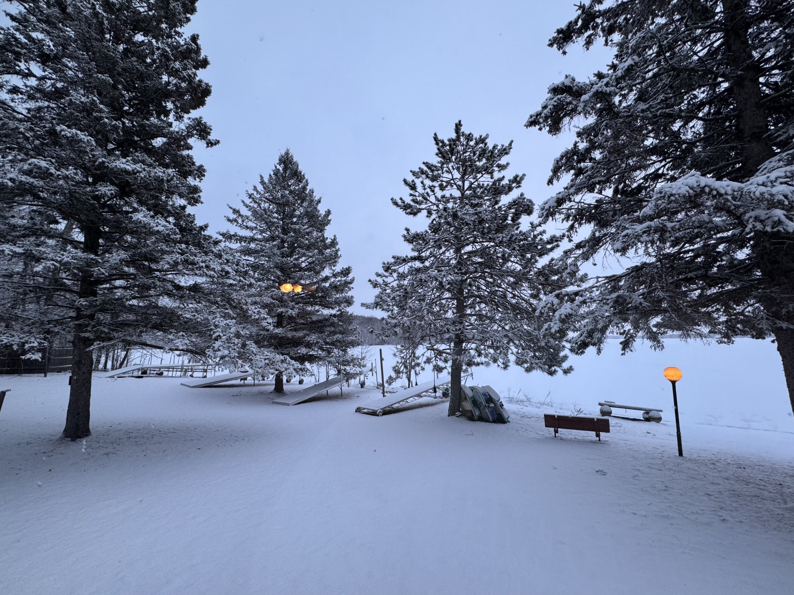 Winter season at DJ'S Docskside at Nelson Lake