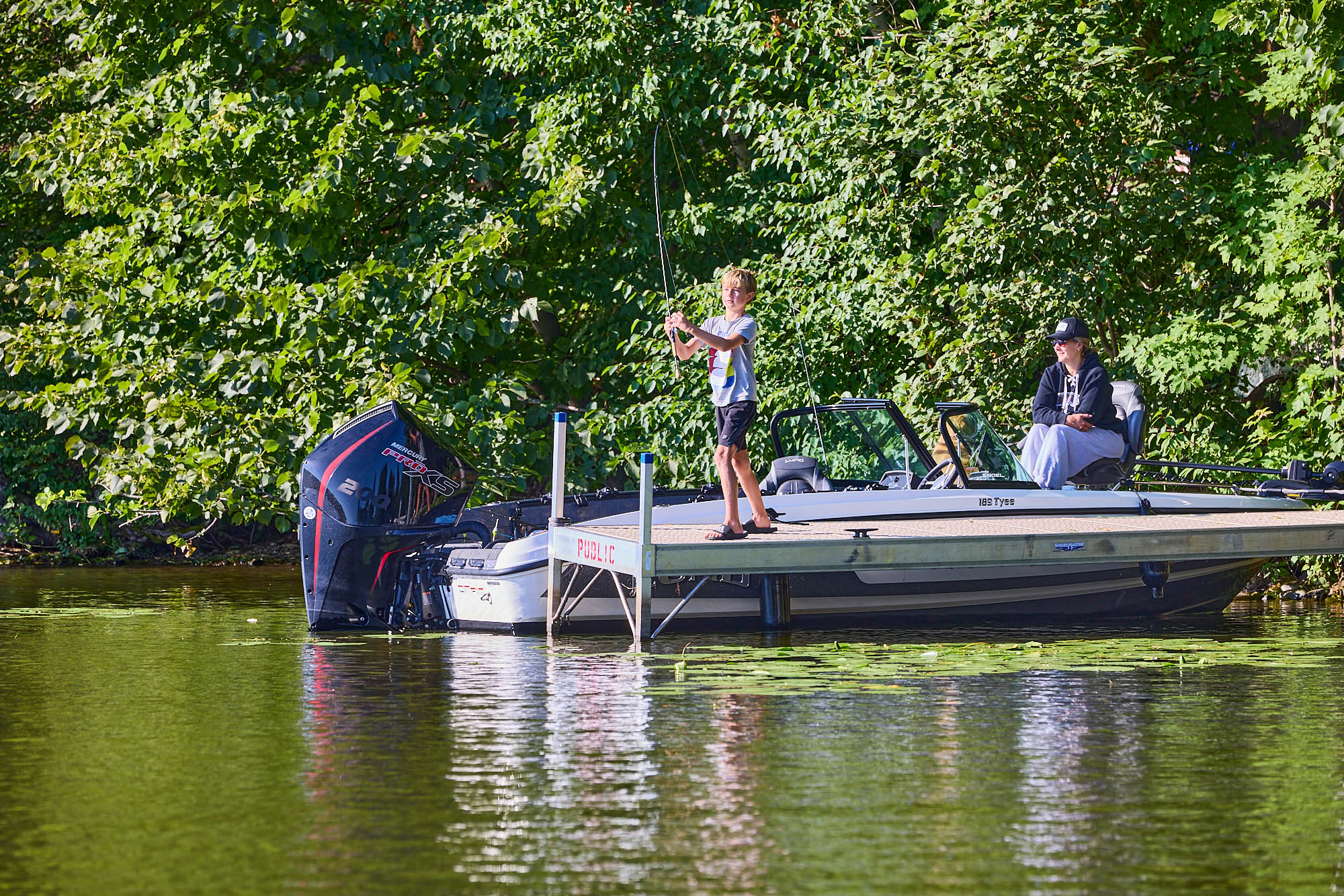 Fishing on Nelson Lake at DJ's Dockside